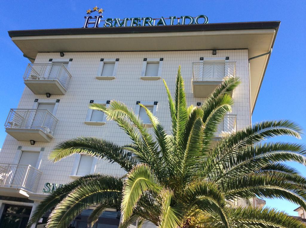 Hotel Smeraldo Camaiore Bagian luar foto