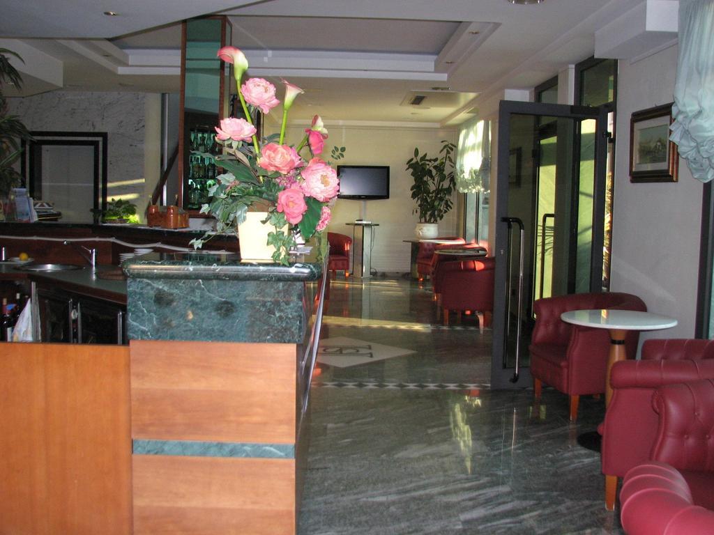 Hotel Smeraldo Camaiore Bagian luar foto
